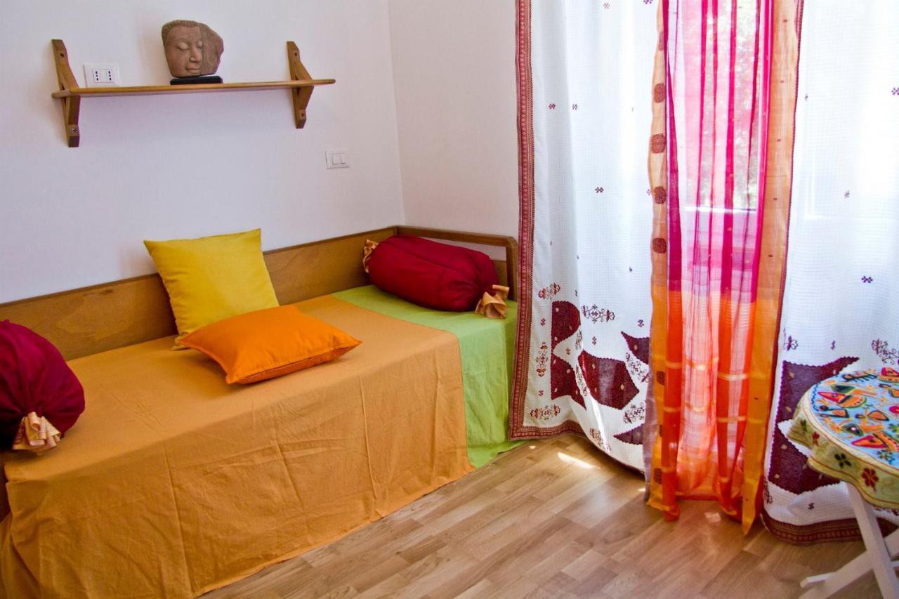 Laxmi Guesthouse B&B เจนัว ภายนอก รูปภาพ